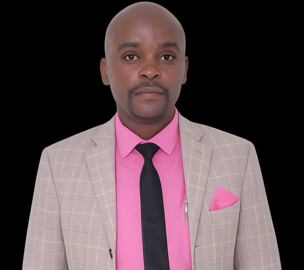 Ev Robert Mburu